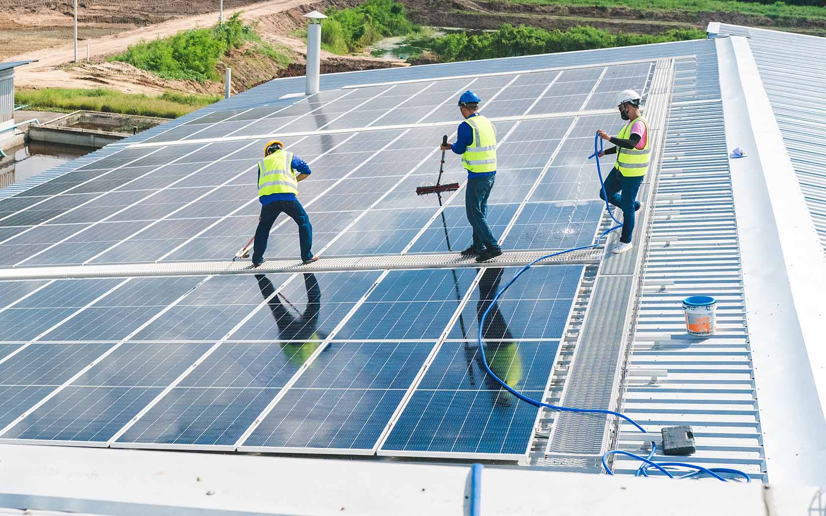 SCM – Serviceleistungen – Leistungen – Solar Reinigung